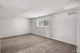 1555 Ville Gloria Ln, Hazelwood, MO 63042 - Photo 10