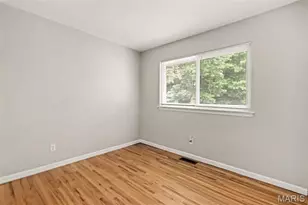 1555 Ville Gloria Ln, Hazelwood, MO 63042 - Photo 8
