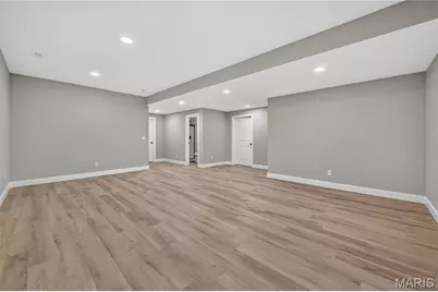 8737 Magdalen Avenue, Saint Louis, MO 63144 - Photo 6