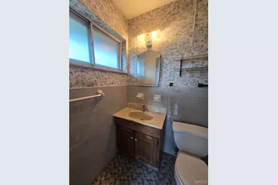 1003 Chartres Avenue, University City, MO 63132 - Photo 22