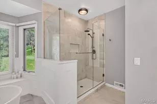1059 Greystone Manor Pkwy, Chesterfield, MO 63005 - Photo 30