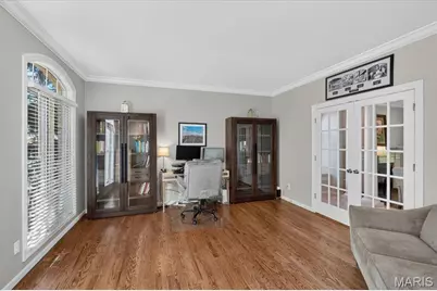 1059 Greystone Manor Parkway, Chesterfield, MO 63005 - Photo 8
