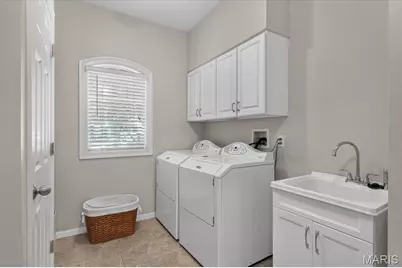 1059 Greystone Manor Parkway, Chesterfield, MO 63005 - Photo 24