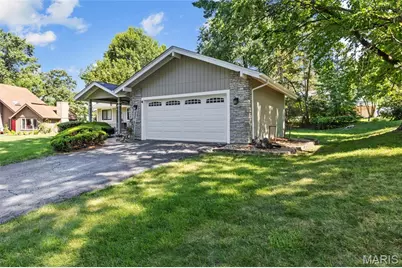 4 Nantua Court, Lake Saint Louis, MO 63367 - Photo 2