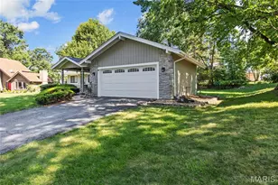 4 Nantua Ct, Lake Saint Louis, MO 63367 - Photo 2
