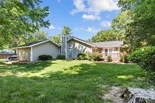 4 Nantua Ct, Lake Saint Louis, MO 63367 - Photo 4