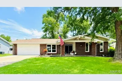 741 Lamplight Lane, Hazelwood, MO 63042 - Photo 2