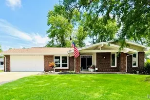 741 Lamplight Ln, Hazelwood, MO 63042 - Photo 2