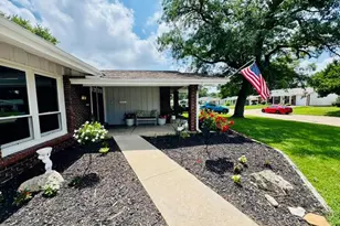 741 Lamplight Ln, Hazelwood, MO 63042 - Photo 4