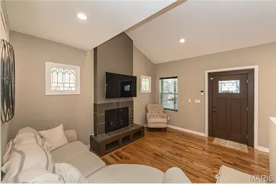 8928 Tudor Avenue, Overland, MO 63114 - Photo 10