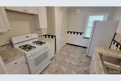 1810 Eton Lane, Saint Louis, MO 63147 - Photo 8