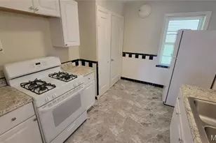 1810 Eton Ln, Saint Louis, MO 63147 - Photo 8