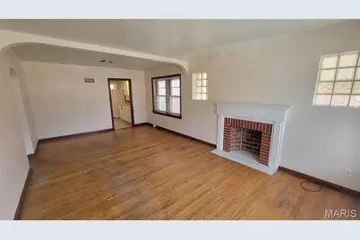 1810 Eton Lane, Saint Louis, MO 63147 - Photo 2