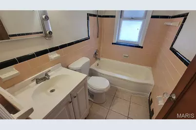 1810 Eton Lane, Saint Louis, MO 63147 - Photo 10