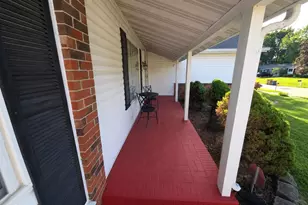 2130 Canterbury Dr, Florissant, MO 63033 - Photo 2