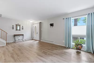 10053 Sakura Drive, Saint Louis, MO 63128 - Photo 6