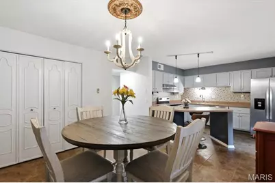 10053 Sakura Drive, Saint Louis, MO 63128 - Photo 10