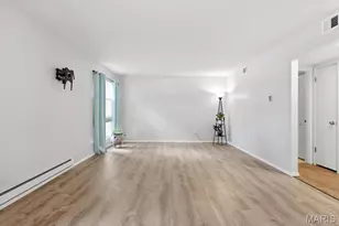10053 Sakura Dr, Saint Louis, MO 63128 - Photo 8