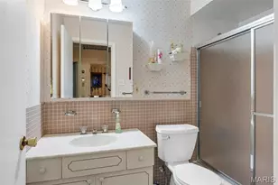 1010 Dovergate Dr, Kirkwood, MO 63122 - Photo 44