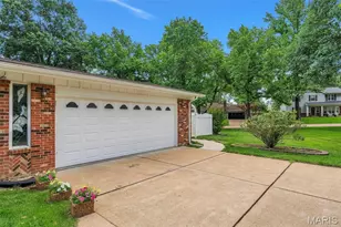1010 Dovergate Dr, Kirkwood, MO 63122 - Photo 10
