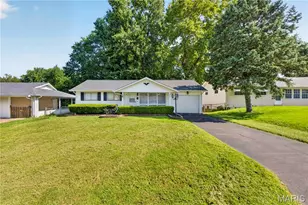 8341 Buddie Dr, Hazelwood, MO 63042 - Photo 2