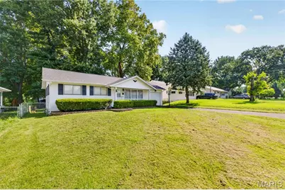 8341 Buddie Drive, Hazelwood, MO 63042 - Photo 8
