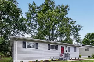 277 Dashwood Dr, Ferguson, MO 63135 - Photo 4