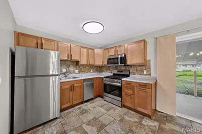 277 Dashwood Drive, Ferguson, MO 63135 - Photo 12