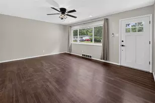 277 Dashwood Dr, Ferguson, MO 63135 - Photo 6