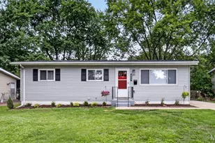 277 Dashwood Dr, Ferguson, MO 63135 - Photo 2