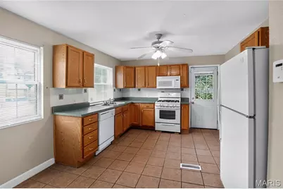 10183 Cloverdale Drive, Saint Louis, MO 63136 - Photo 8