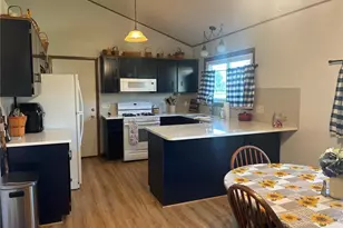 107 Charles St, Shelbina, MO 63468 - Photo 6