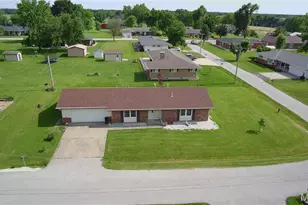 107 Charles St, Shelbina, MO 63468 - Photo 4