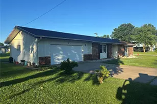 107 Charles St, Shelbina, MO 63468 - Photo 2