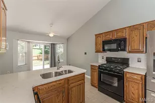 1600 Summerpoint Dr, Fenton, MO 63026 - Photo 18