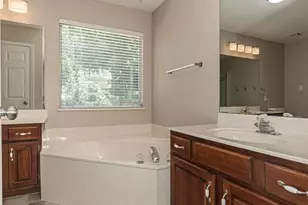 1600 Summerpoint Dr, Fenton, MO 63026 - Photo 24