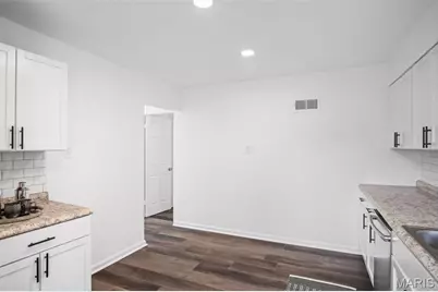 735 Dammert Avenue, Bella Villa, MO 63125 - Photo 12