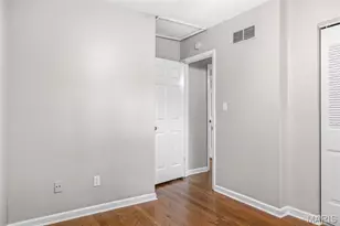 9137 N Swan Cir, Saint Louis, MO 63144 - Photo 12