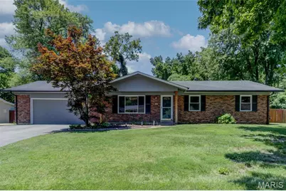 18 Twin Oaks Drive, Saint Charles, MO 63303 - Photo 2