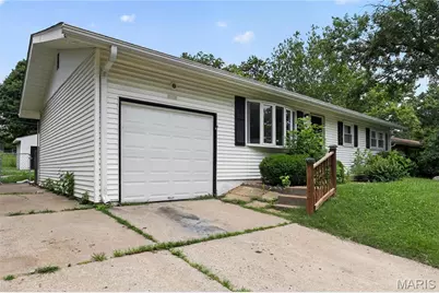 1027 Renshaw Drive, Ferguson, MO 63135 - Photo 4