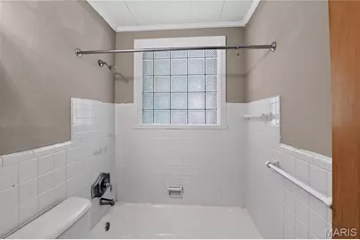 1027 Renshaw Drive, Ferguson, MO 63135 - Photo 24