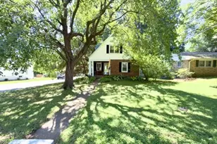 280 N Castello St, Florissant, MO 63031 - Photo 1