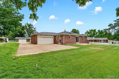 2075 Barcelona Drive, Florissant, MO 63033 - Photo 38