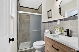 2075 Barcelona Dr, Florissant, MO 63033 - Photo 22