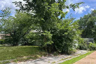 442 Cameron Rd, Saint Louis, MO 63137 - Photo 2