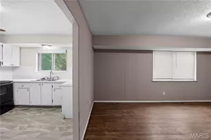 6220 Pennyrich Ct, Florissant, MO 63033 - Photo 10