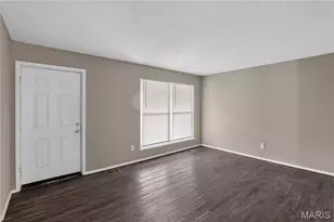 6220 Pennyrich Ct, Florissant, MO 63033 - Photo 6