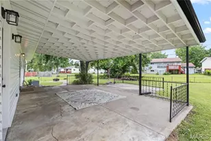 2395 Hummingbird Dr, Florissant, MO 63033 - Photo 12