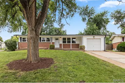 2395 Hummingbird Drive, Florissant, MO 63033 - Photo 2