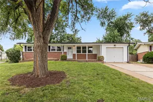 2395 Hummingbird Dr, Florissant, MO 63033 - Photo 2